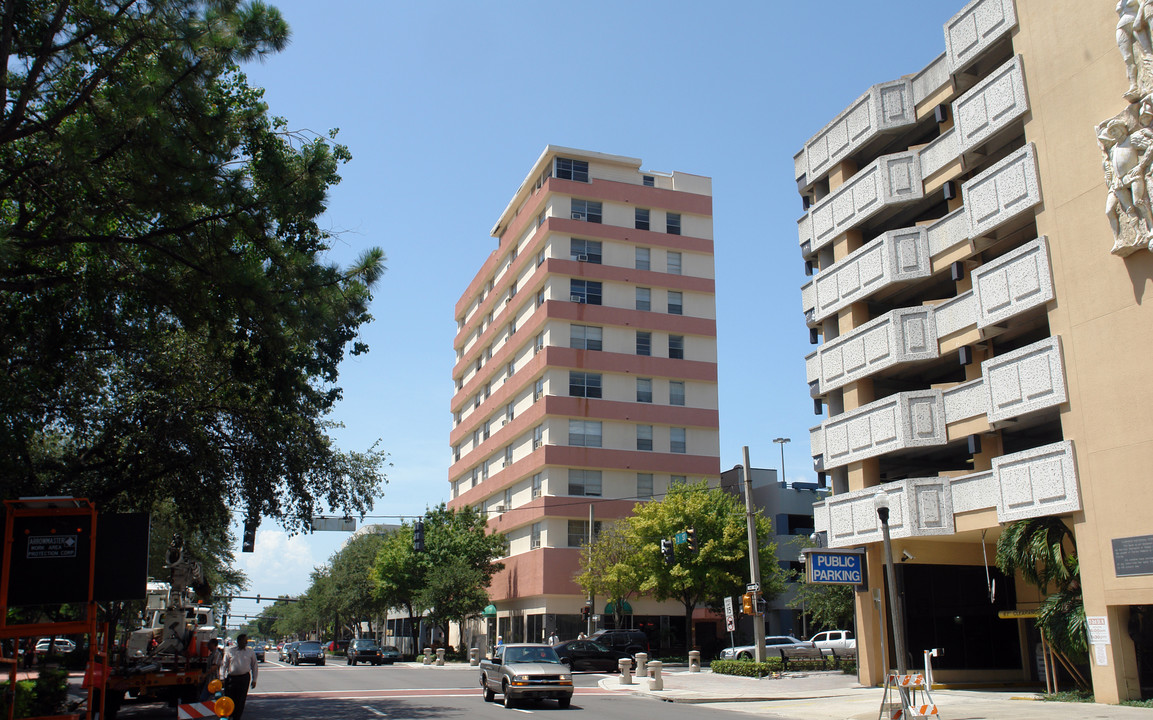 Coronet 300  Residential Condos in St. Petersburg, FL - Building Photo