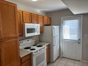 1427 Bodie Dr in Columbia, MO - Foto de edificio - Building Photo