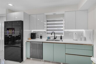 1045 Hollywood Blvd in Hollywood, FL - Building Photo - Building Photo