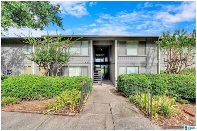 property at 422 Skyview Dr