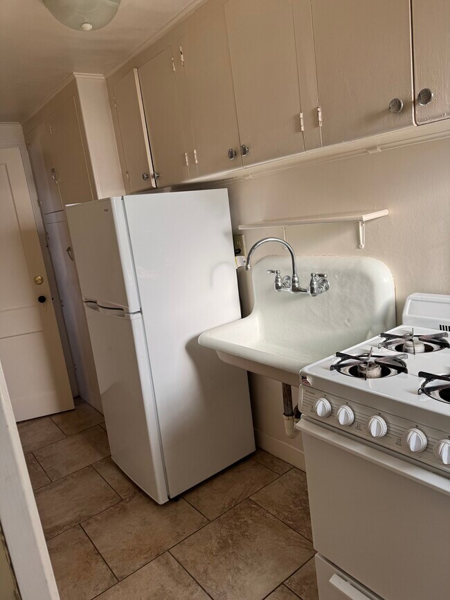 1831 62nd St, Unit 2 in Kenosha, WI - Foto de edificio - Building Photo