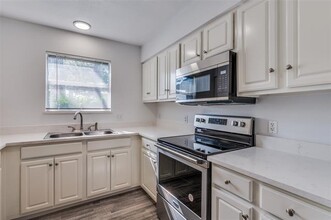 2735 St George Pl in Arlington, TX - Building Photo - Building Photo