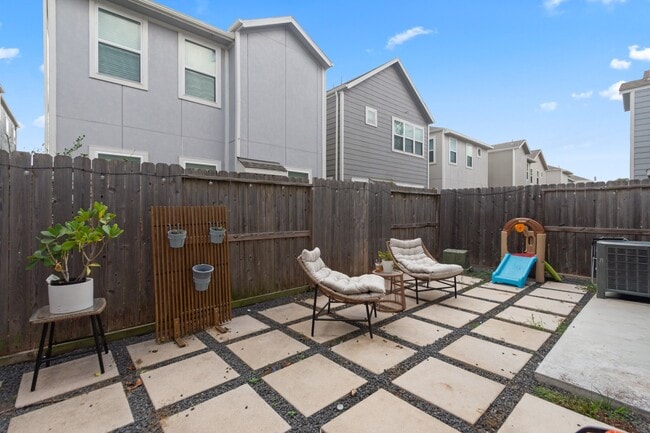 property at 5426 Oriente Ln