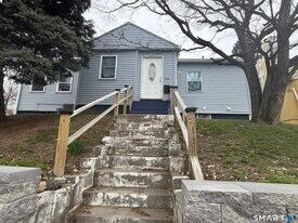 144 Palisade Ave in Bridgeport, CT - Building Photo