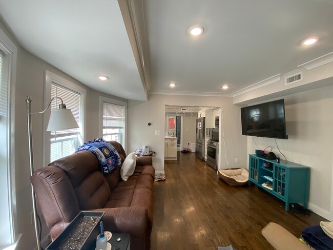 13 Pomeroy St, Unit 1 in Boston, MA - Building Photo - Building Photo