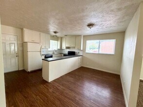 2564 S 700 E in Salt Lake City, UT - Building Photo - Building Photo