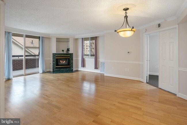 1276 N Wayne St in Arlington, VA - Building Photo - Building Photo