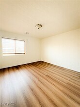 9158 Westchester Hill Ave in Las Vegas, NV - Building Photo - Building Photo
