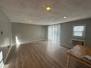 85 Phelps St in Marlborough, MA - Foto de edificio - Building Photo