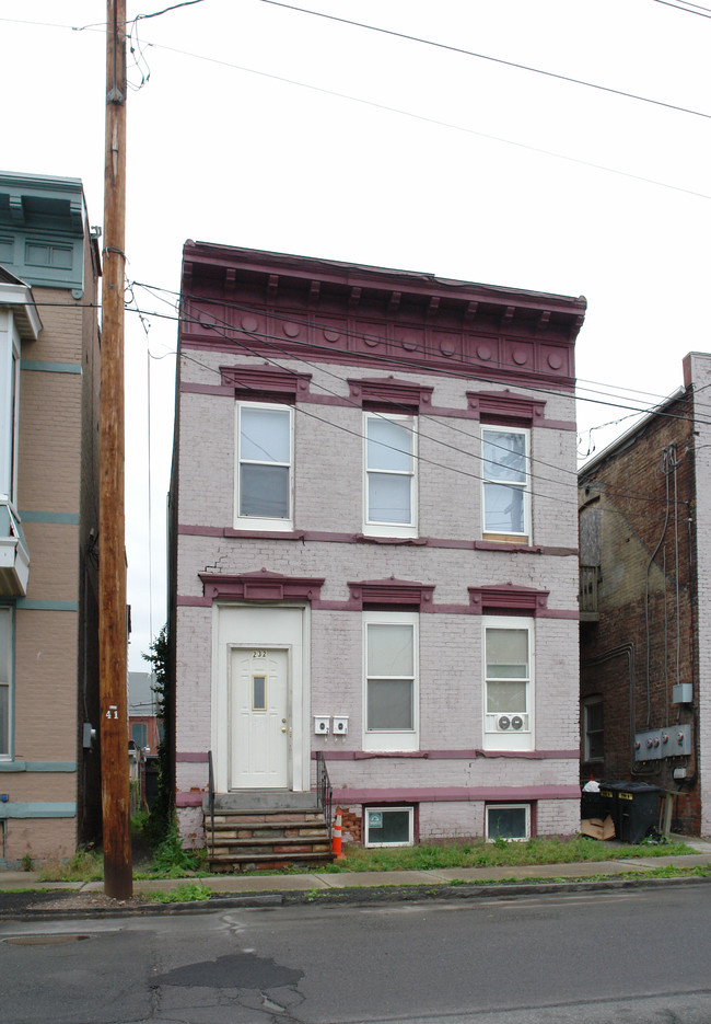 232 1st St in Troy, NY - Foto de edificio - Building Photo