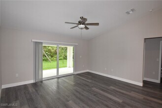 4513 Rhapsody Ave in North Port, FL - Foto de edificio - Building Photo