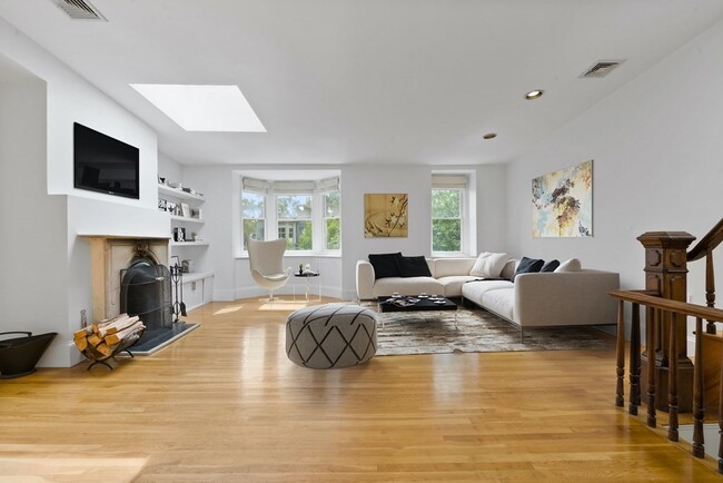 7 Holyoke St, Unit 5 in Boston, MA - Building Photo - Building Photo