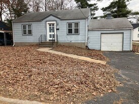 360 S Harvey Ave in Ferguson, MO - Building Photo