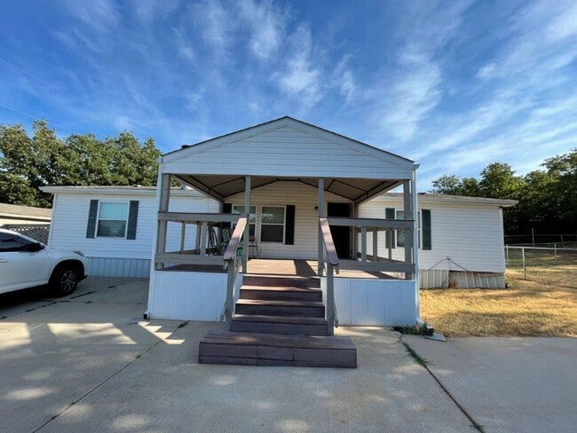 property at 17401 SE 134th St