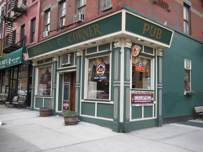 Bailey's Corner Pub