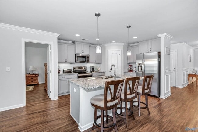 113 Cedar Elm Wy