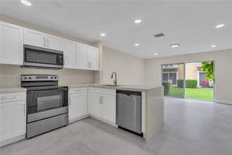 3167 SW 129th Ter in Miramar, FL - Building Photo - Building Photo