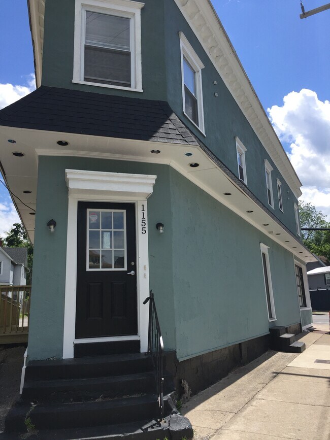 1155 S Plymouth Ave in Rochester, NY - Building Photo - Building Photo