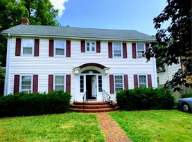 331 5th St, Unit 1 in Elyria, OH - Building Photo