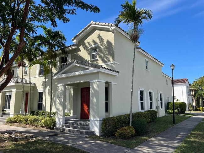 17065 SW 93rd St in Miami, FL - Foto de edificio - Building Photo