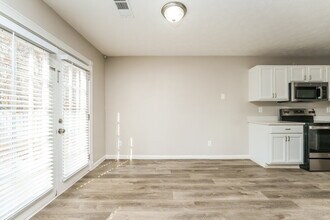 731 Sugar Oak Ln in Lawrenceville, GA - Building Photo - Building Photo