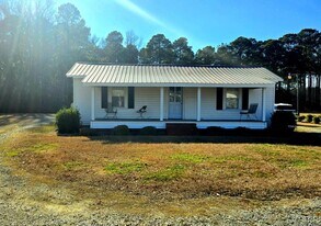 7584 NC-43 in Greenville, NC - Building Photo