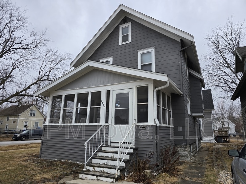1557 6th Ave SE in Cedar Rapids, IA - Building Photo