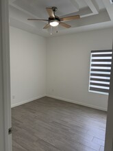 220 W Campeche Ave, Unit Apartment 3 in Alton, TX - Building Photo - Building Photo