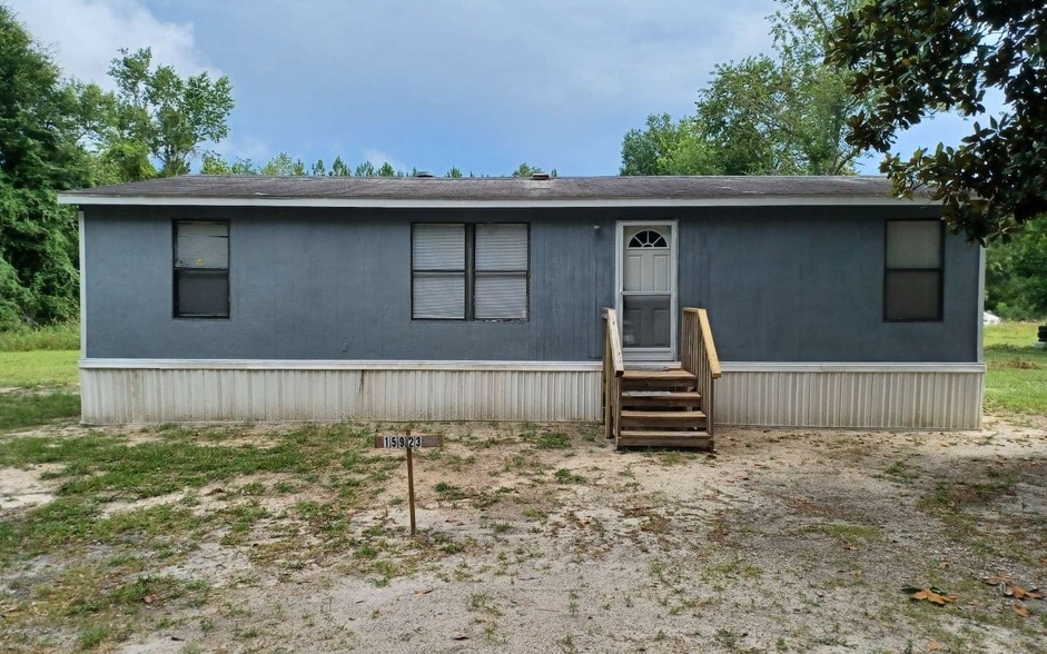 15923 82nd Pl in Live Oak, FL - Building Photo