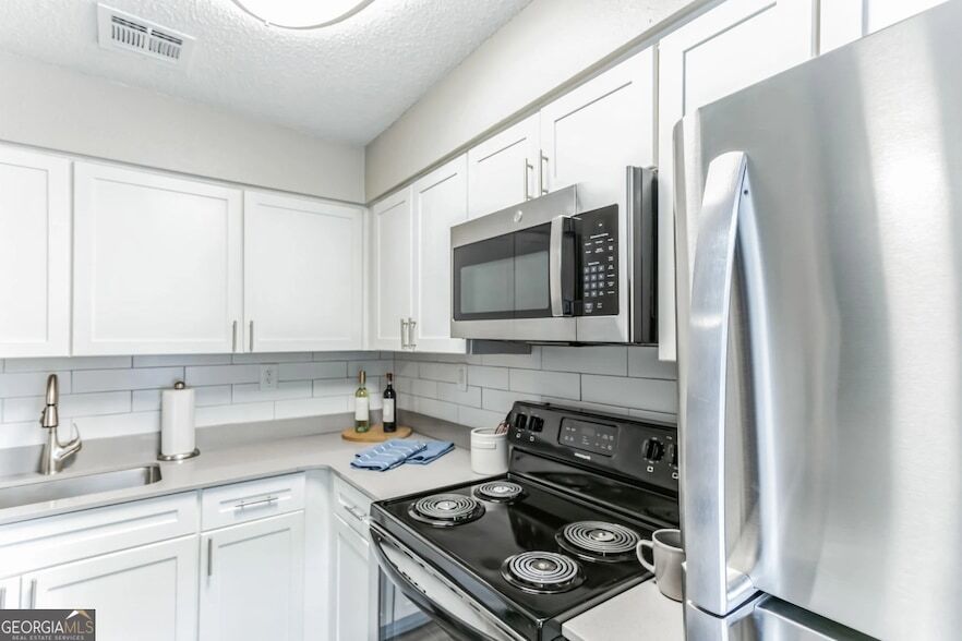 1067 Pitts Rd, Unit 1051_E in Atlanta, GA - Building Photo