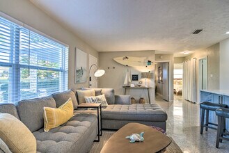 11548 62nd Ave N in Seminole, FL - Building Photo - Building Photo