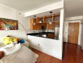 1 Shore Ln in Jersey City, NJ - Building Photo - Building Photo