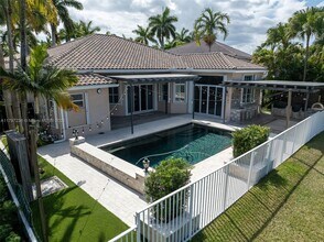 2414 Deer Creek Rd in Weston, FL - Building Photo - Building Photo