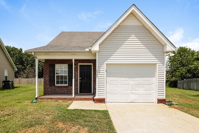 property at 1502 Killarney Dr