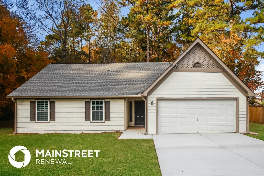 2528 Country Lake Cir in Powder Springs, GA - Foto de edificio