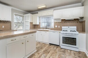 1007 E Main St in Tomball, TX - Building Photo