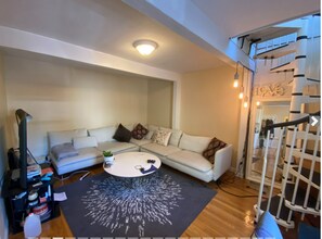 255 Beacon St, Unit 9-R in Somerville, MA - Foto de edificio - Building Photo