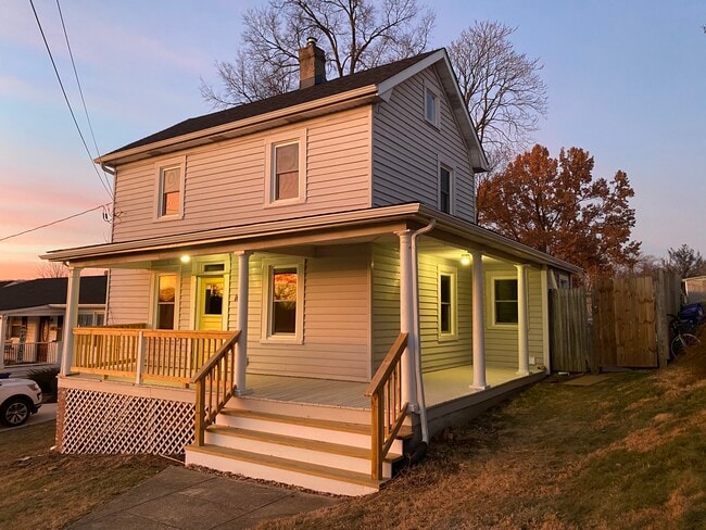 property at 10 W H St