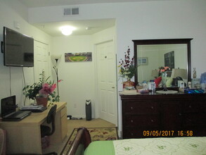 88 N Jackson Ave, Unit 207 in San Jose, CA - Building Photo - Building Photo