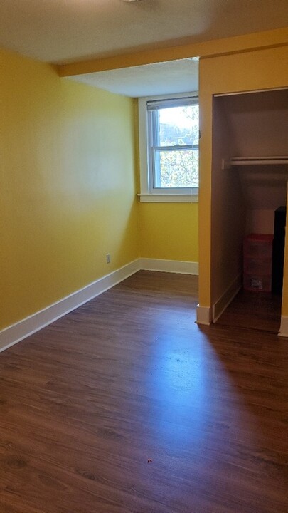 1113 E Genesee St in Syracuse, NY - Building Photo