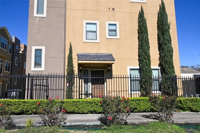 1601 W 24th St in Houston, TX - Building Photo - Building Photo