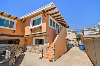 2203 Voorhees Ave in Redondo Beach, CA - Building Photo - Building Photo