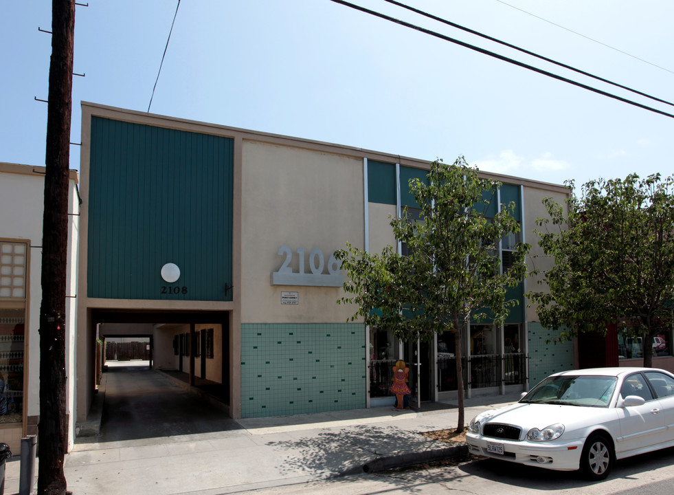 2106-2108 E 4th St in Long Beach, CA - Building Photo