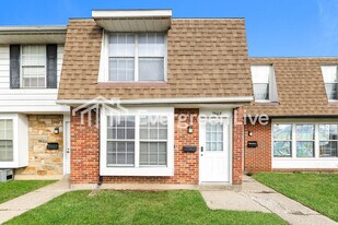 7641 Dalmation Dr in Dayton, OH - Building Photo