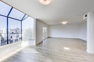 2137 Lombard St in San Francisco, CA - Building Photo