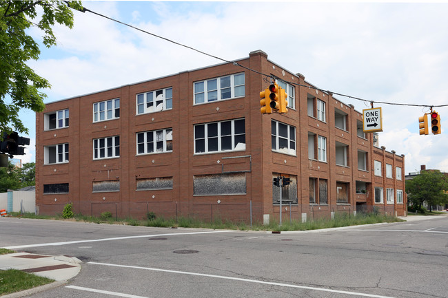 402 Garland St in Flint, MI - Foto de edificio - Building Photo