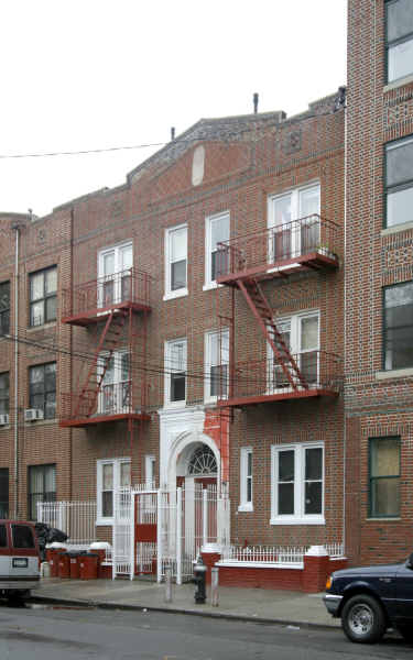 635 Vermont St in Brooklyn, NY - Building Photo