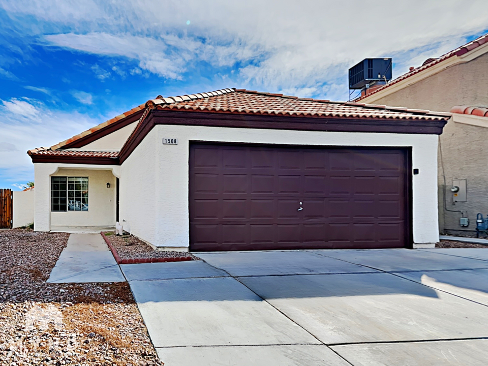 1508 Sapphire Springs Cir in Las Vegas, NV - Building Photo