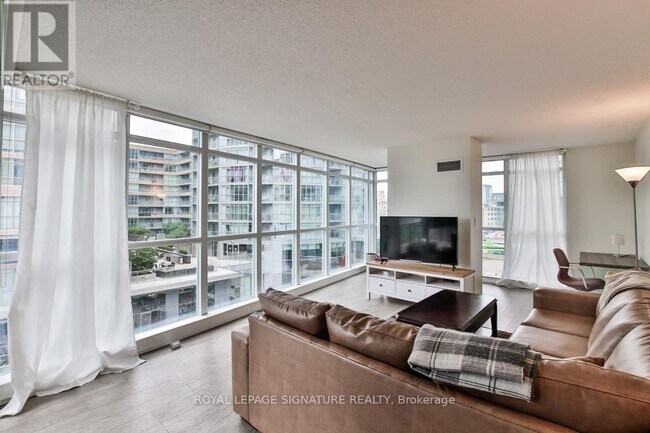 10 Capreol Ct in Toronto, ON - Building Photo - Building Photo