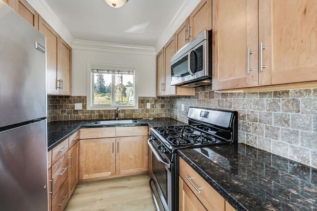 property at 1549 San Carlos Ave